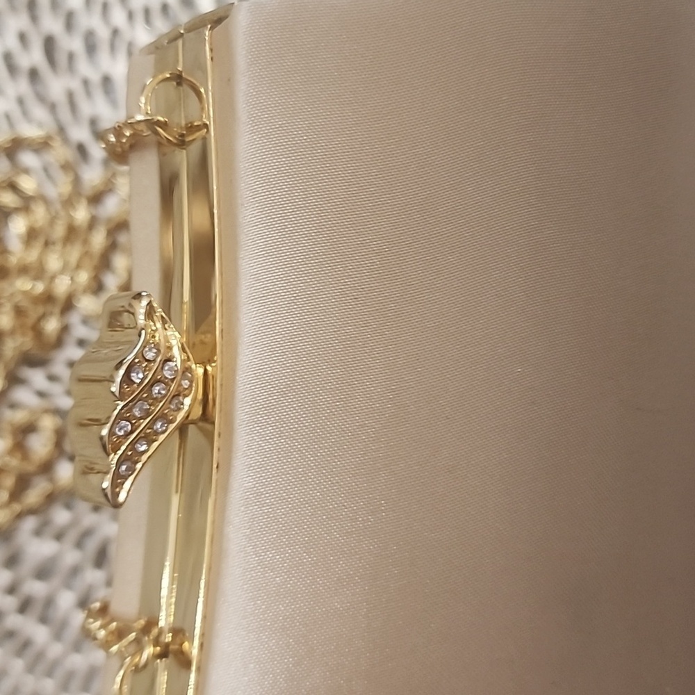 Mini gold satin, Jessica MC clintock evening purse with diamond ,and gold chain - Picture 6 of 8
